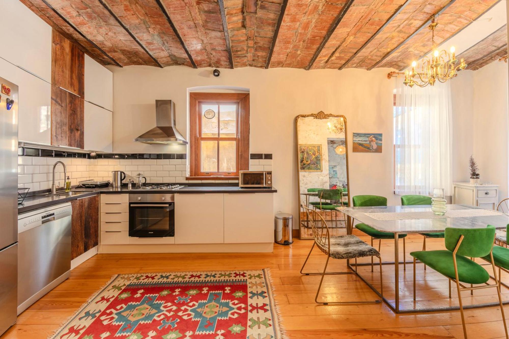 Historic Spacious Galata Daire *